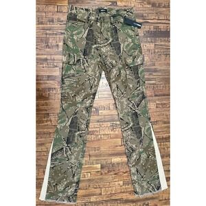 Fashion Nova Men On The Hunt Cargo Flared Pants NWT Camo Stacked Skinny Size 32